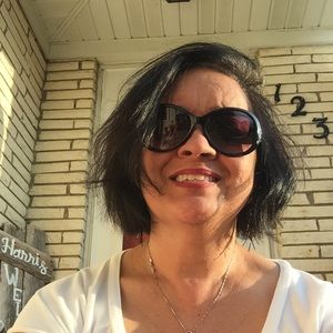 Meet your Posher, Anita